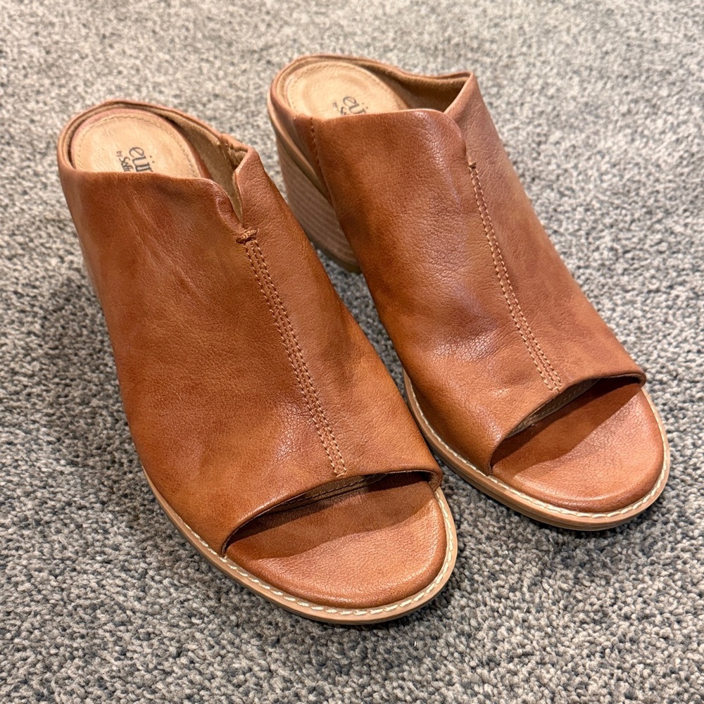 Eurosoft Brown Leather Peep-Toe Mules